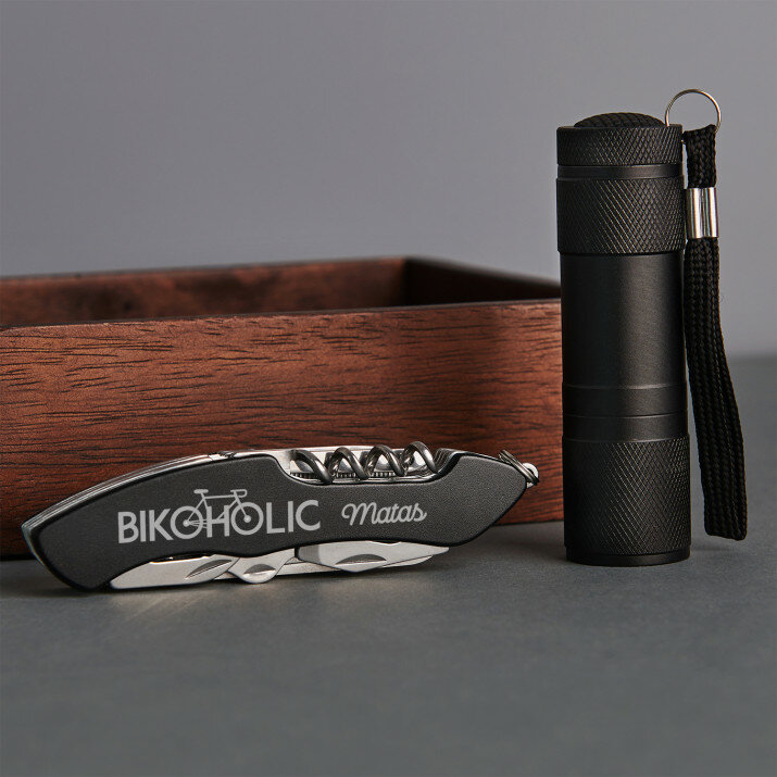 Bikoholic - Daugiafunkcinių įrankių ir žibintuvėlio rinkinys