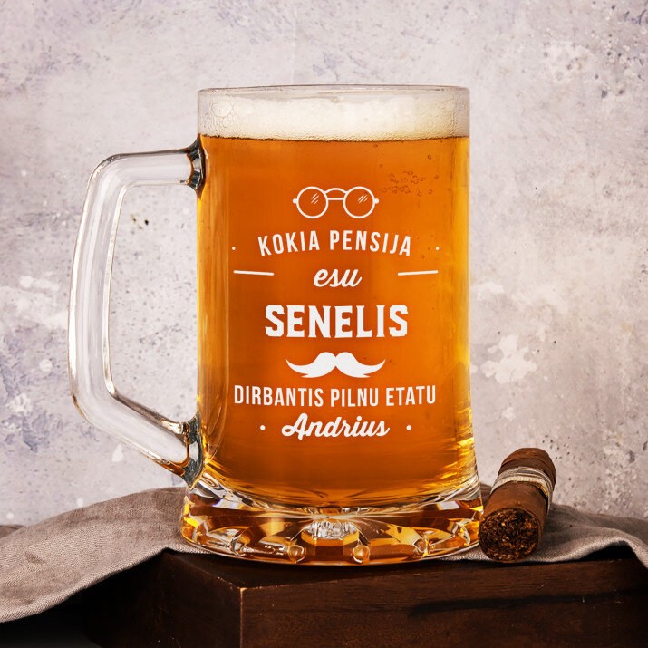 Senelis dirbantis pilnu etatu - Alaus bokalas