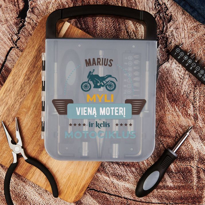 Viena moteris - įrankių rinkinys