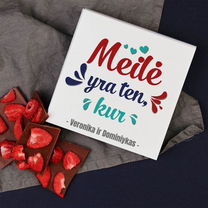 Meilė yra ten - Šokolado plytelė su braškėmis