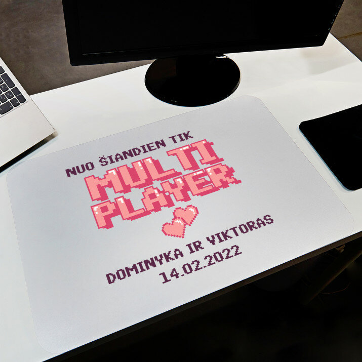 Multiplayer - kilimėlis ant rašomojo stalo