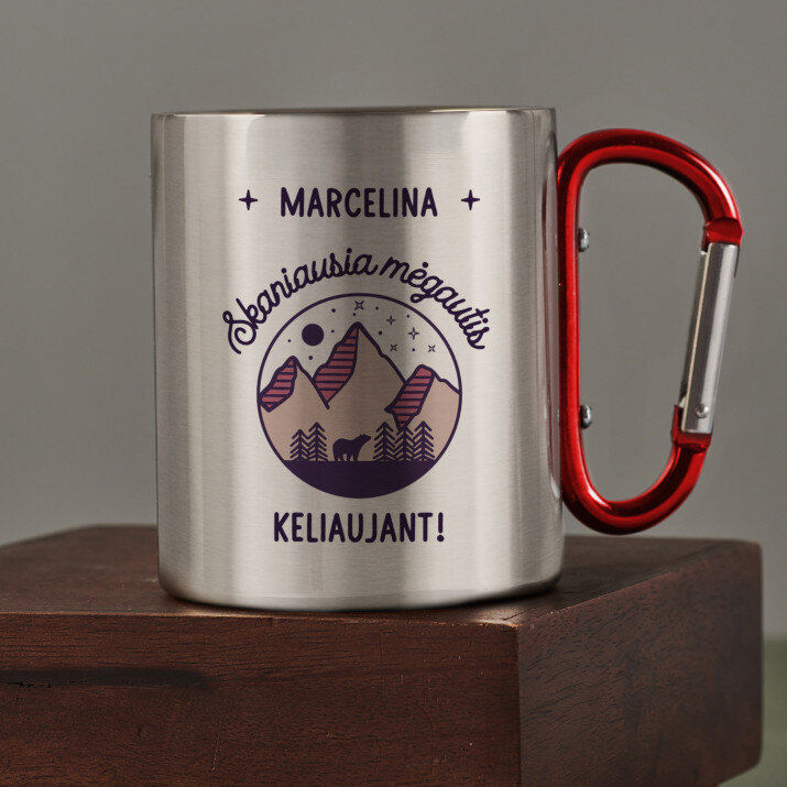 Skaniausia mėgautis keliaujant - Metalinis puodelis su karabinu