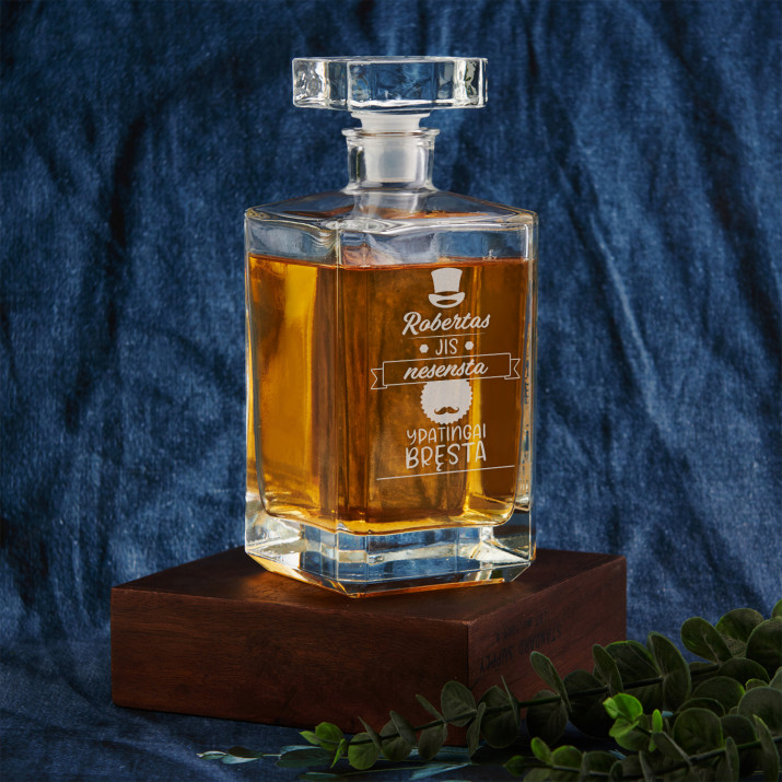 Jis nesensta - Graviruotas viskio grafinas 0.7 l