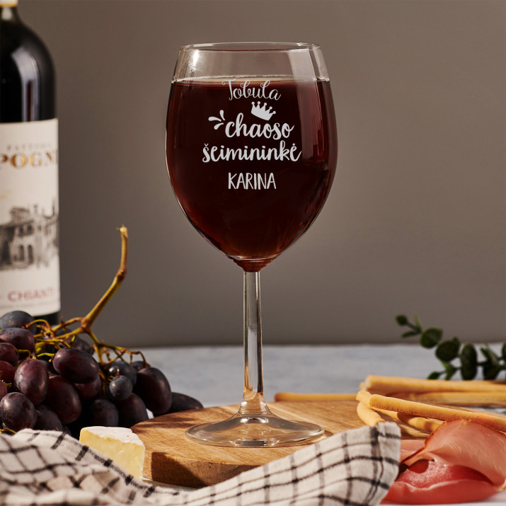 Tobula chaoso šeimininkė - Vyno taurės