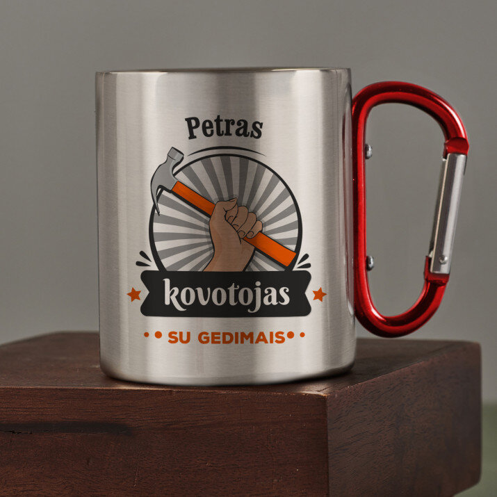 kovotojas su gedimais - Metalinis puodelis su karabinu kovotojas su gedimais - Metalinis puodelis su karabinu