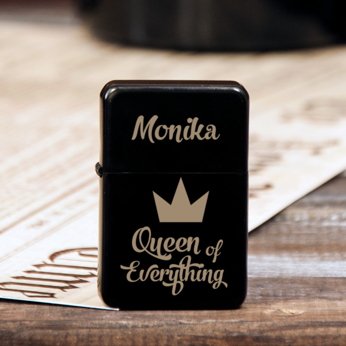 Queen of everything - Graviruotas Žiebtuvėlis