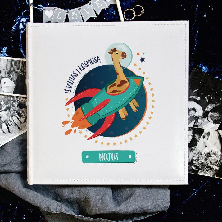 Iššautas į kosmosą - Nuotraukų albumas Iššautas į kosmosą - Nuotraukų albumas