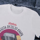 Mėgsta dyzelio kvapą - Vyriški marškinėliai su raštu